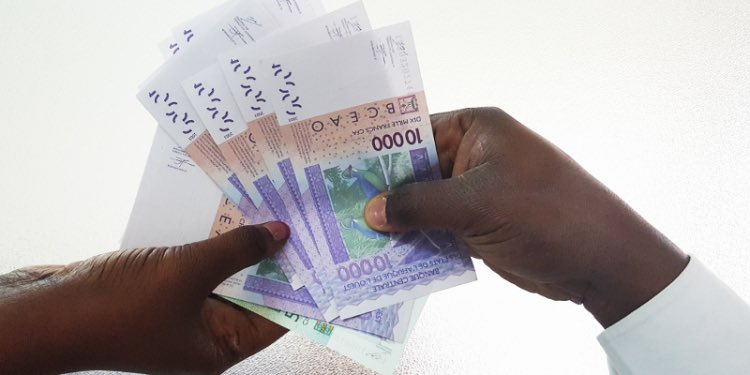 Des billets de Francs CFA. Image d'illustratio