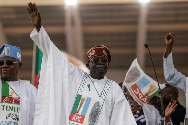 Bola Tinubu, candidat du parti au pouvoir, élu président selon la Commission électorale