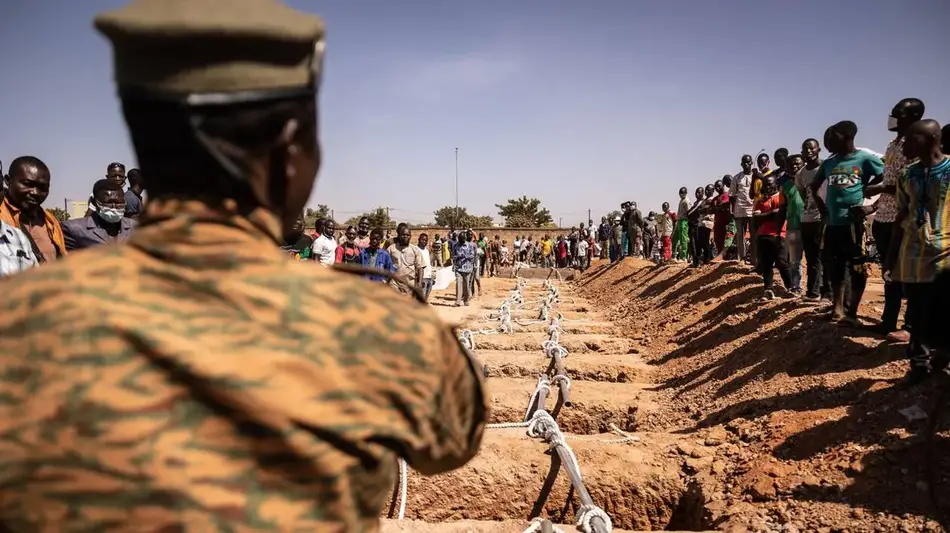 Les préparatifs d’inhumation des gendarmes tués à Inata le 14 novembre 2021. | OLYMPIA DE MAISMONT, AFP. Image d'illustration
