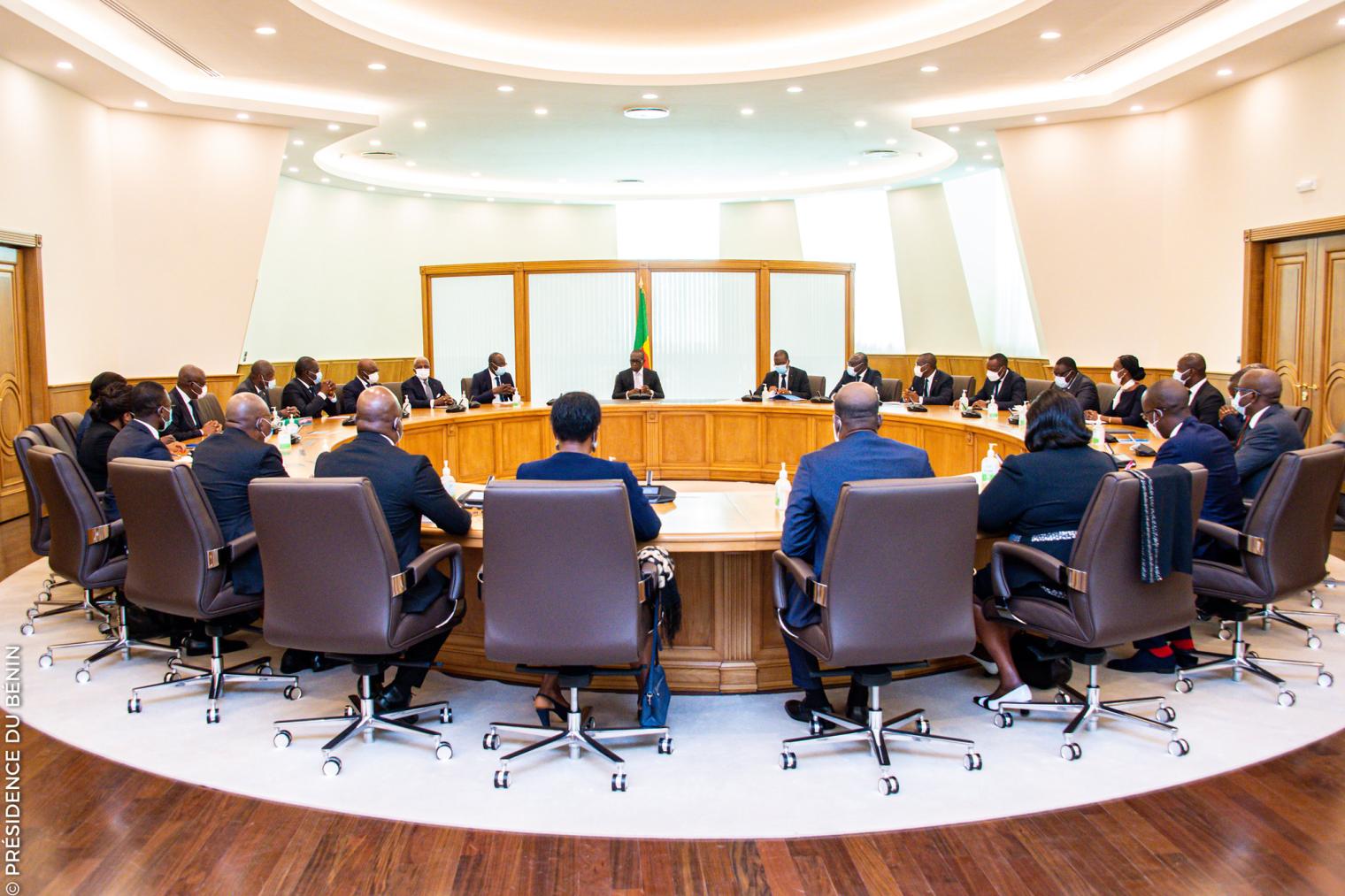 Des membres du gouvernement béninois en Conseil des ministres. © Présidence du Bénin