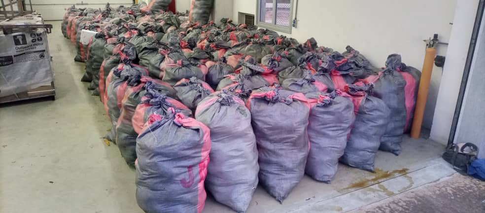Des images des six tonnes environ de drogue saisie par la police républicaine à Sèmè-Kraké