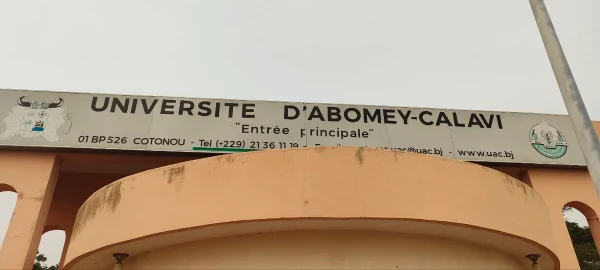 Entrée de l'Université d'Abomey-Calavi (UAC)