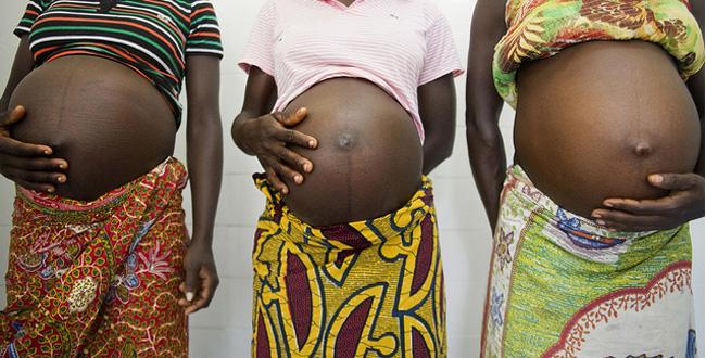 Des femmes enceintes. Image d'illustration