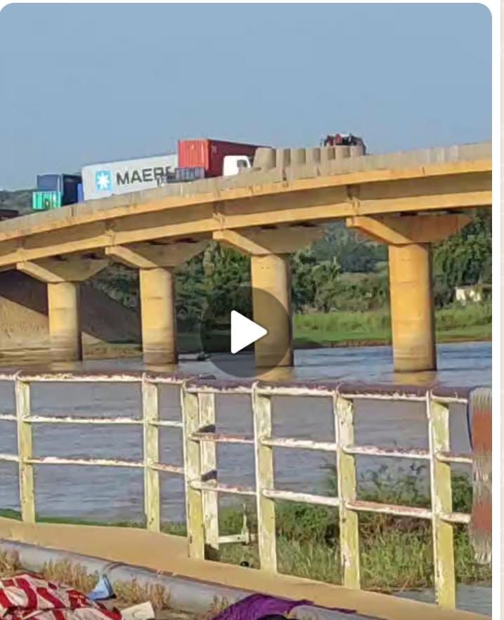 Un blocus du pont partagé entre le Bénin et le Niger reste toujours en place. Image extraite d'une vidéo prise ce jeudi 26 octobre 2023