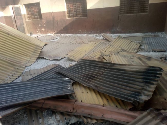 Une image de l'une des écoles incendiées à Kompa. © Fraternité FM