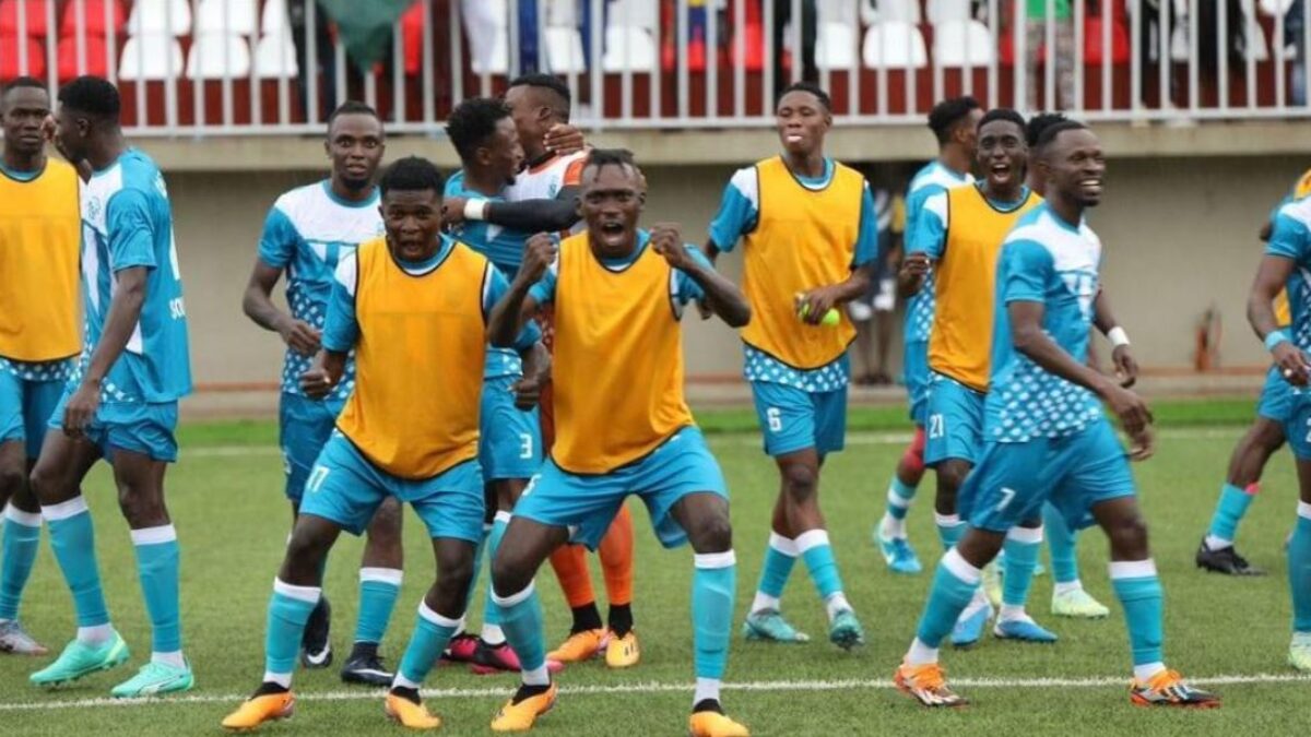 Célébration des joueurs de Coton FC lors de leur victoire au West Africa Champions Cup Guinée 2023