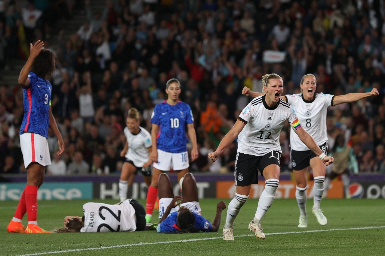Des joueuses allemandes célébrant leur victoire sur la France