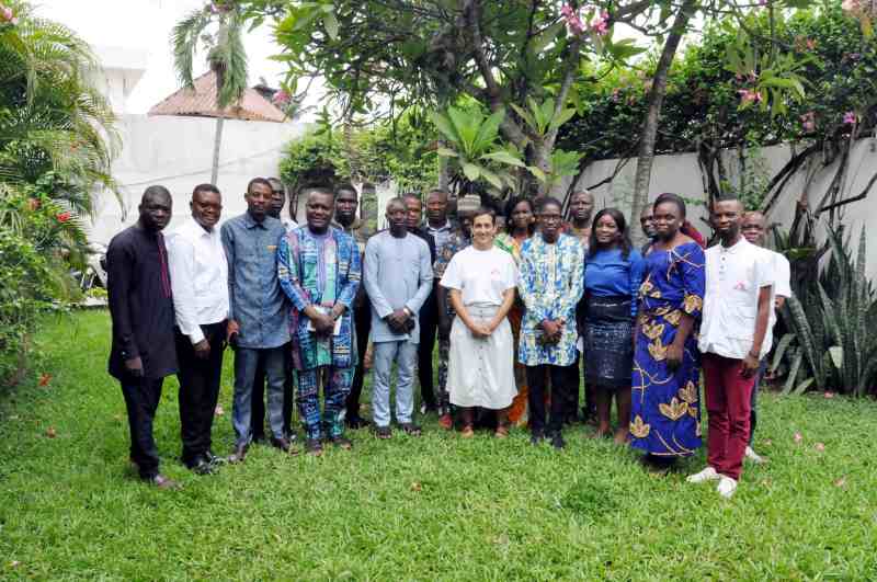 Des responsables de Médecins Sans Frontières et des journalistes à Cotonou