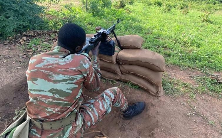 Un militaire béninois s'entrainant au tir. Image d'illustration