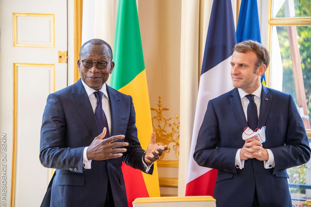 Le chef de l'État béninois Patrice Talon et son homologue français français Emmanuel Macron félicitent l'opposant Diomaye Faye pour sa victoire à la présidentielle 2024 au Sénégal