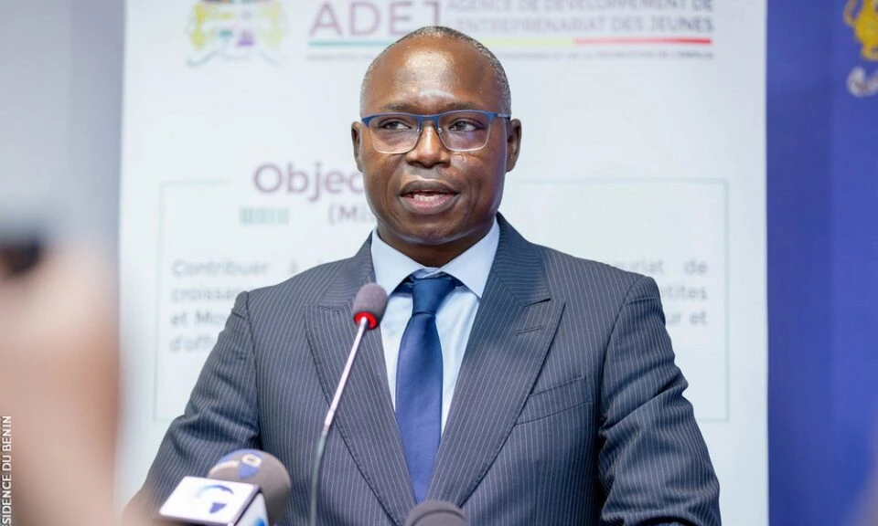 L'ex-ministre Paulin Akponna convoqué par la justice