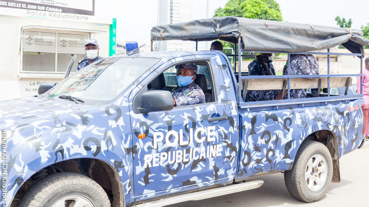 Des policiers béninois lors d'un défilé à Cotonou