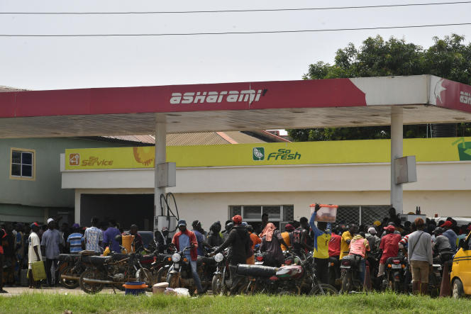 Une station d'essence au Nigeria. Image d'illustration